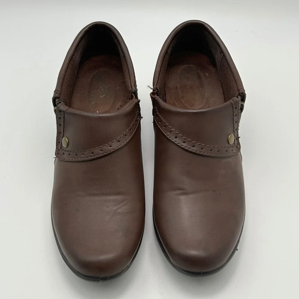 White Mountain Heeled Loafers Womens 6.5 Brown Side Zip Block Heel Dark Academia